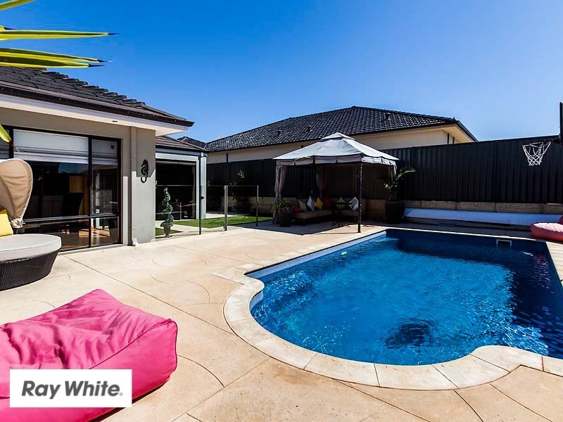 6 Manila Way, Aveley WA 6069