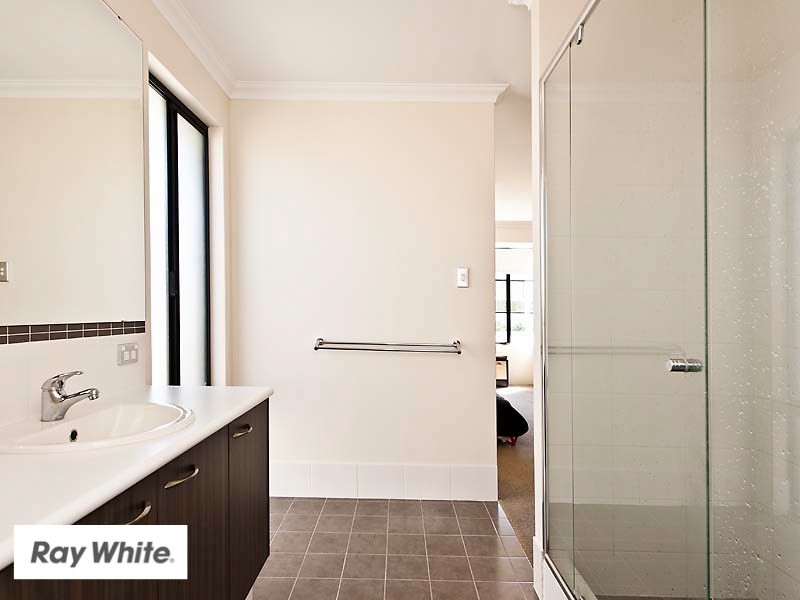 4 Ewens Pass, Ellenbrook WA 6069