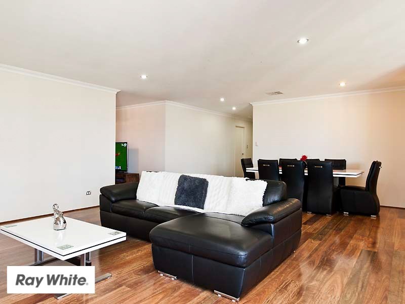 4 Ewens Pass, Ellenbrook WA 6069