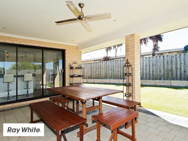 4 Ewens Pass, Ellenbrook WA 6069