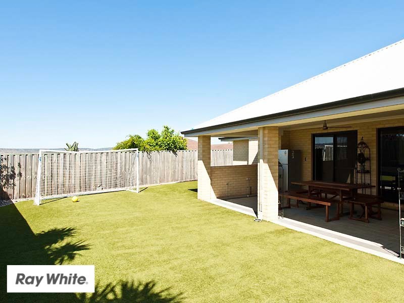 4 Ewens Pass, Ellenbrook WA 6069