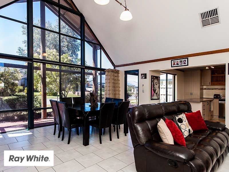 19 Woburn Park Avenue, Ellenbrook WA 6069