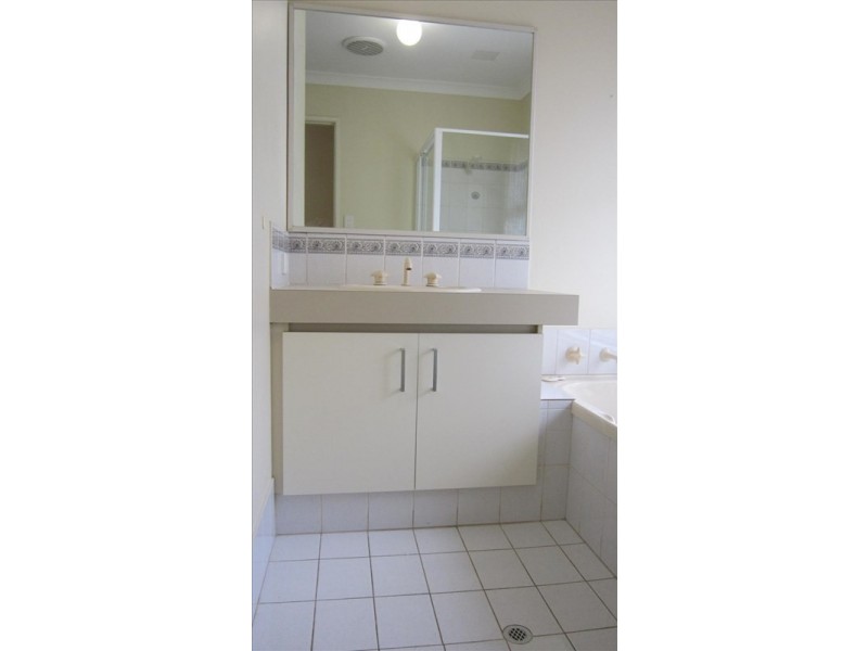 15 Portofino Turn, Ellenbrook WA 6069
