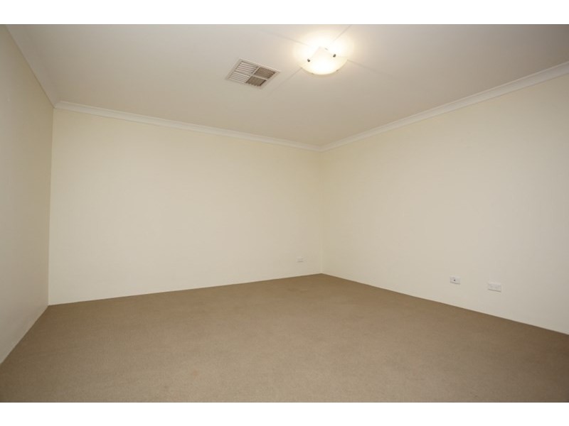 6 Gleeson Entrance, Aveley WA 6069