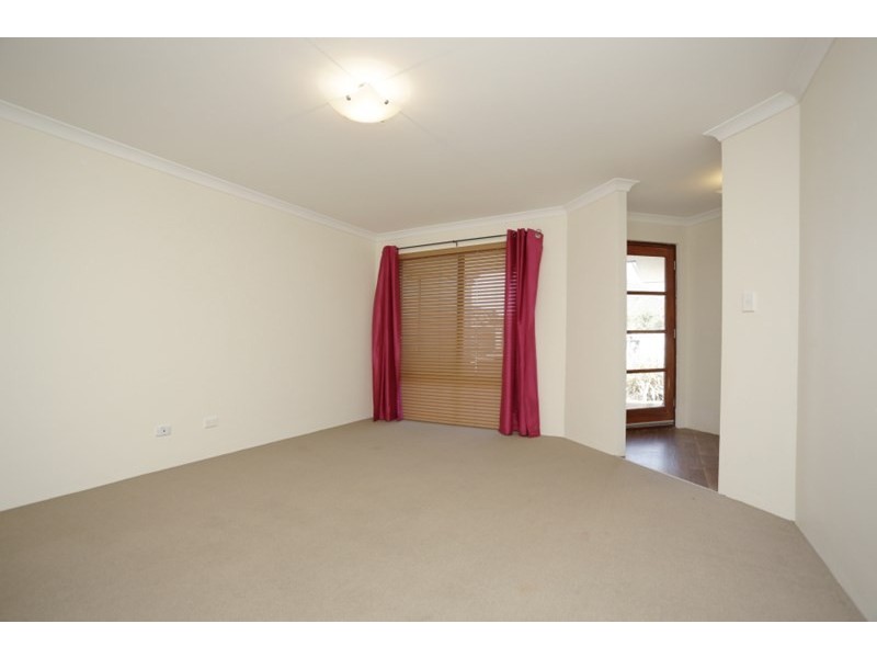 6 Gleeson Entrance, Aveley WA 6069