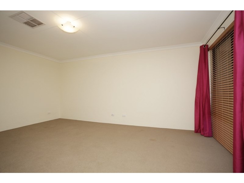 6 Gleeson Entrance, Aveley WA 6069