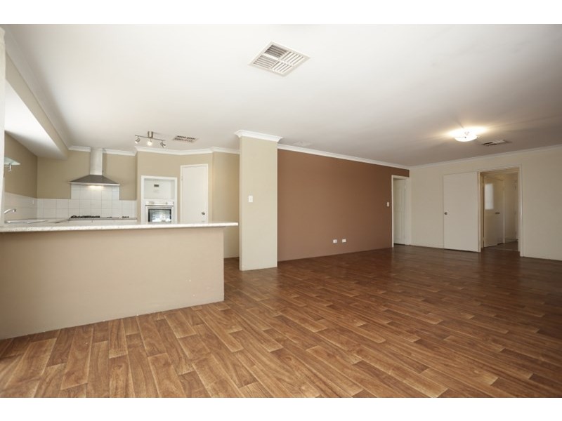 6 Gleeson Entrance, Aveley WA 6069