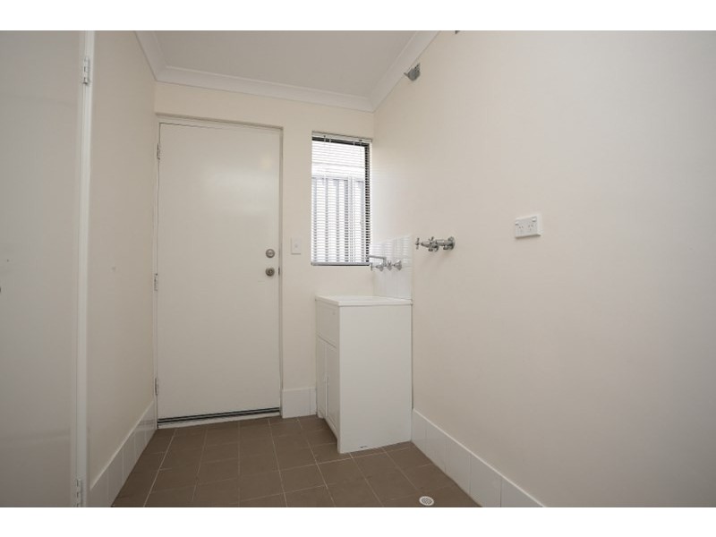 6 Gleeson Entrance, Aveley WA 6069