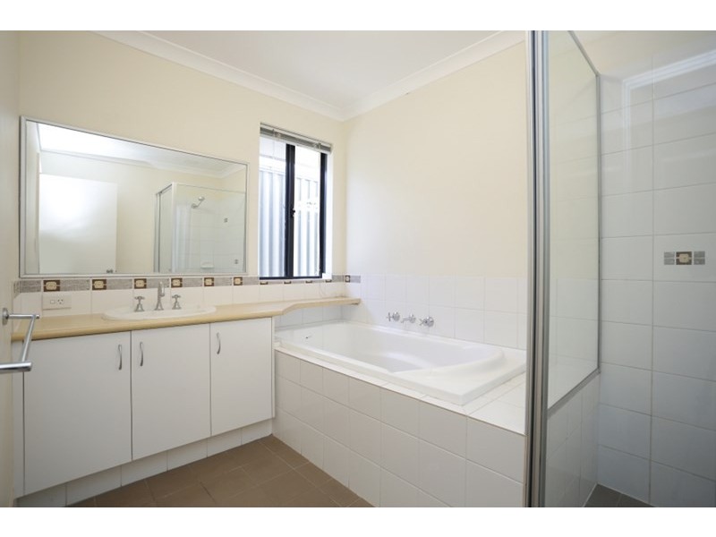 6 Gleeson Entrance, Aveley WA 6069