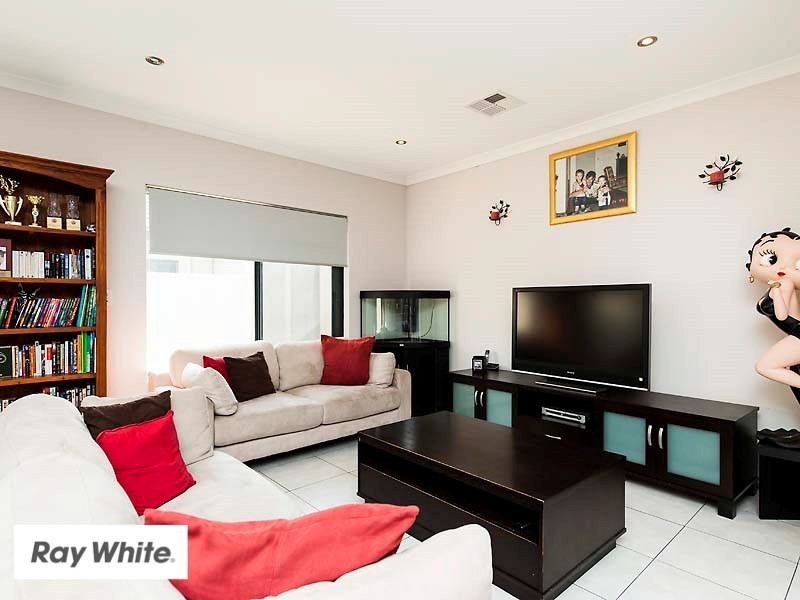 22 Firenze Loop, Landsdale WA 6065