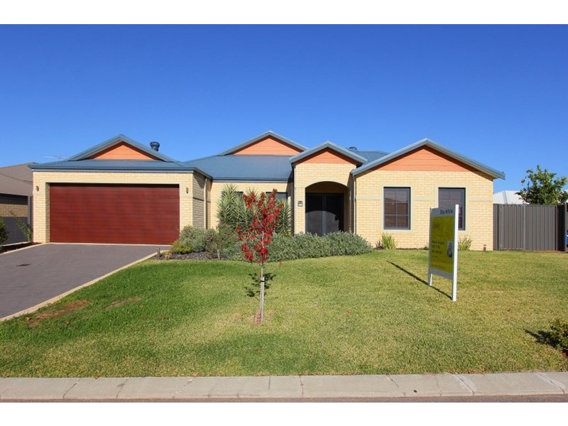 11 Brammall Bend, Aveley WA 6069