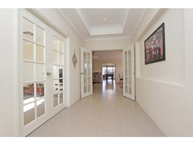 11 Brammall Bend, Aveley WA 6069