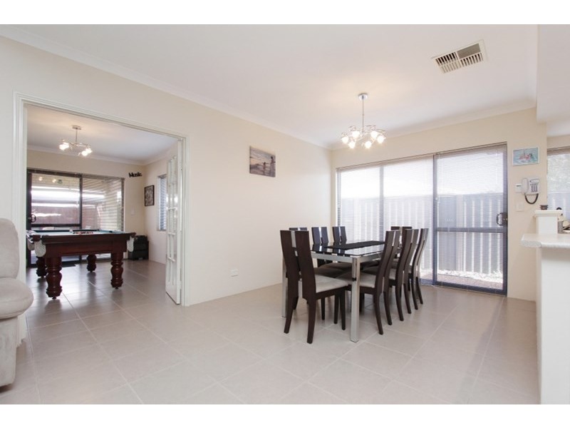 11 Brammall Bend, Aveley WA 6069