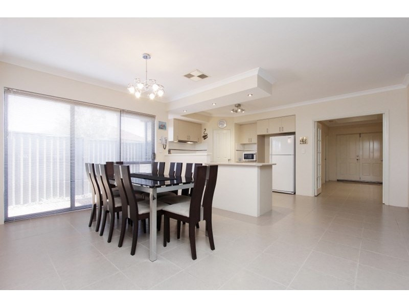 11 Brammall Bend, Aveley WA 6069
