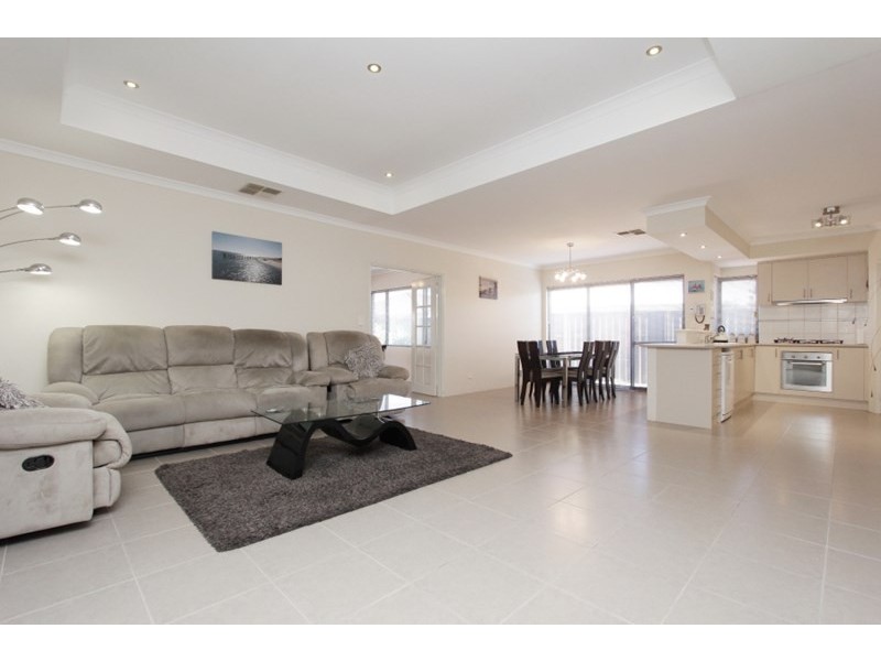 11 Brammall Bend, Aveley WA 6069