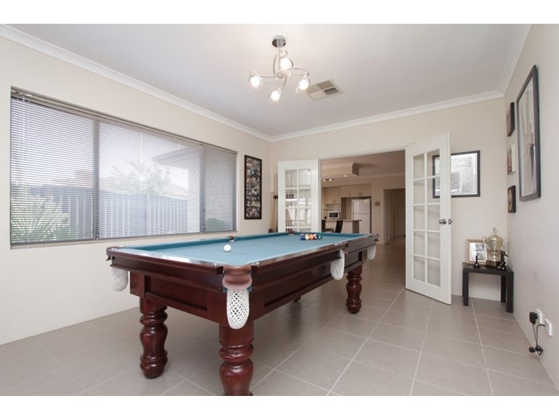 11 Brammall Bend, Aveley WA 6069