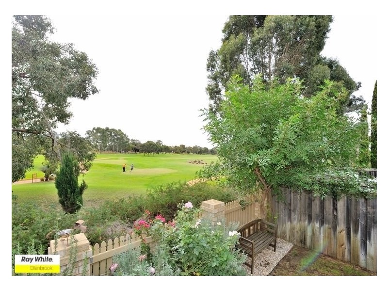 7 Lakefront Drive, The Vines WA 6069