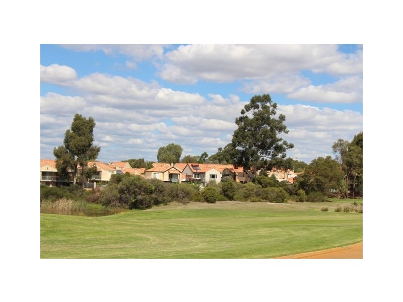 7 Lakefront Drive, The Vines WA 6069