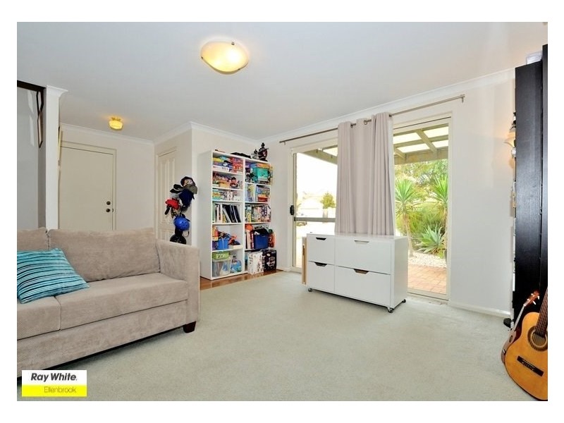 7 Lakefront Drive, The Vines WA 6069