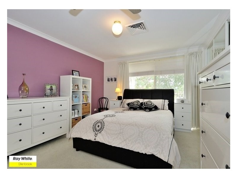 7 Lakefront Drive, The Vines WA 6069