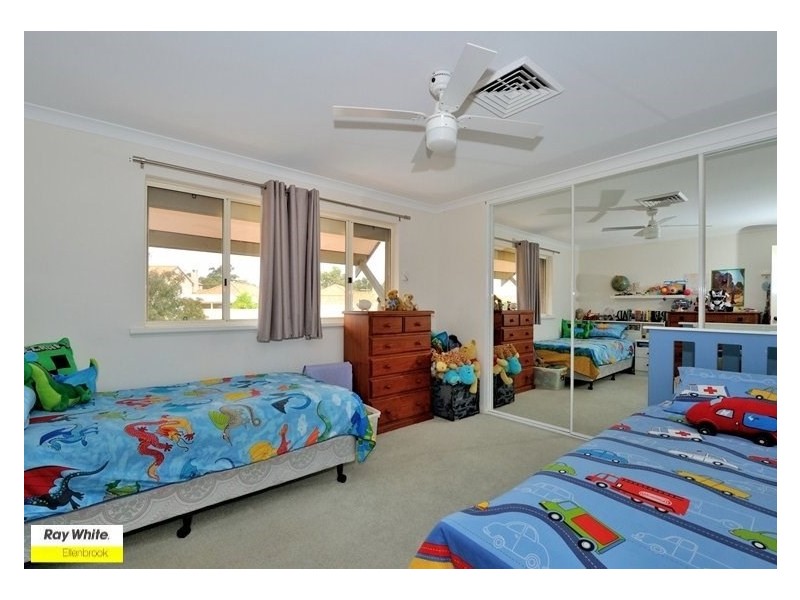 7 Lakefront Drive, The Vines WA 6069