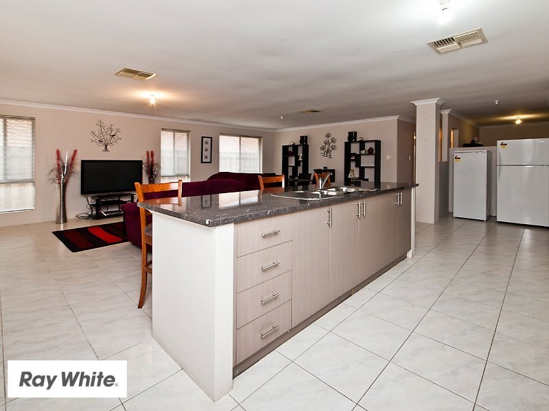 37 Mona Vale Loop, Ellenbrook WA 6069