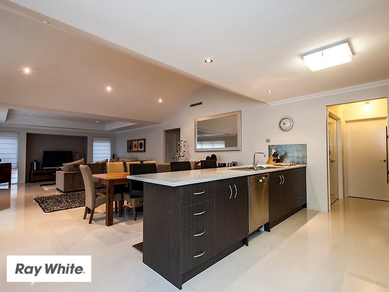 17 Cape Gardens, Ellenbrook WA 6069