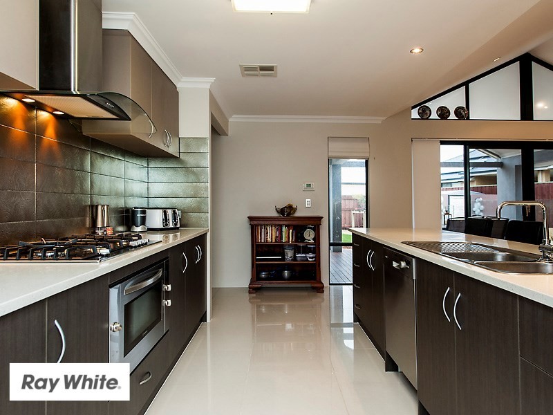 17 Cape Gardens, Ellenbrook WA 6069