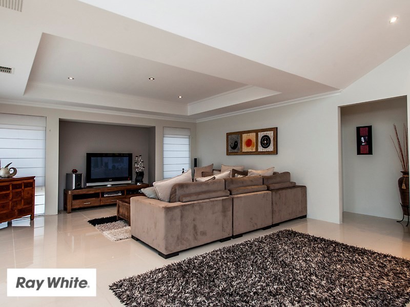 17 Cape Gardens, Ellenbrook WA 6069