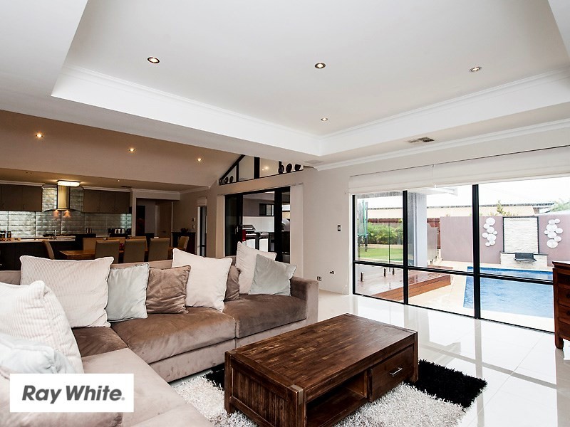 17 Cape Gardens, Ellenbrook WA 6069