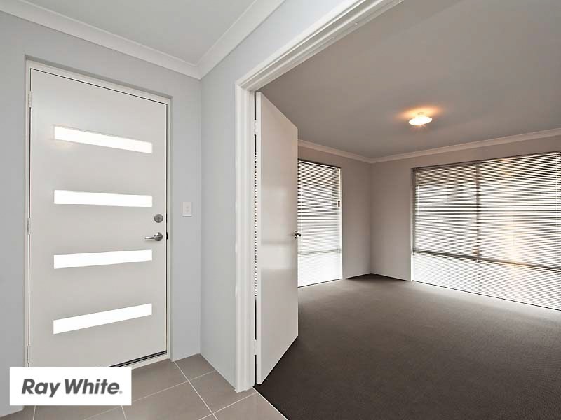 5 Grassdale Parkway, Ellenbrook WA 6069