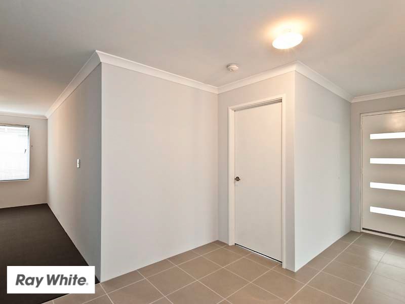 5 Grassdale Parkway, Ellenbrook WA 6069