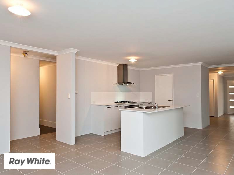 5 Grassdale Parkway, Ellenbrook WA 6069