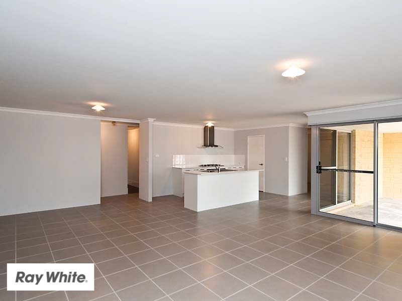 5 Grassdale Parkway, Ellenbrook WA 6069