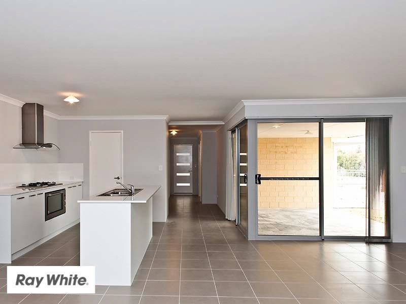 5 Grassdale Parkway, Ellenbrook WA 6069