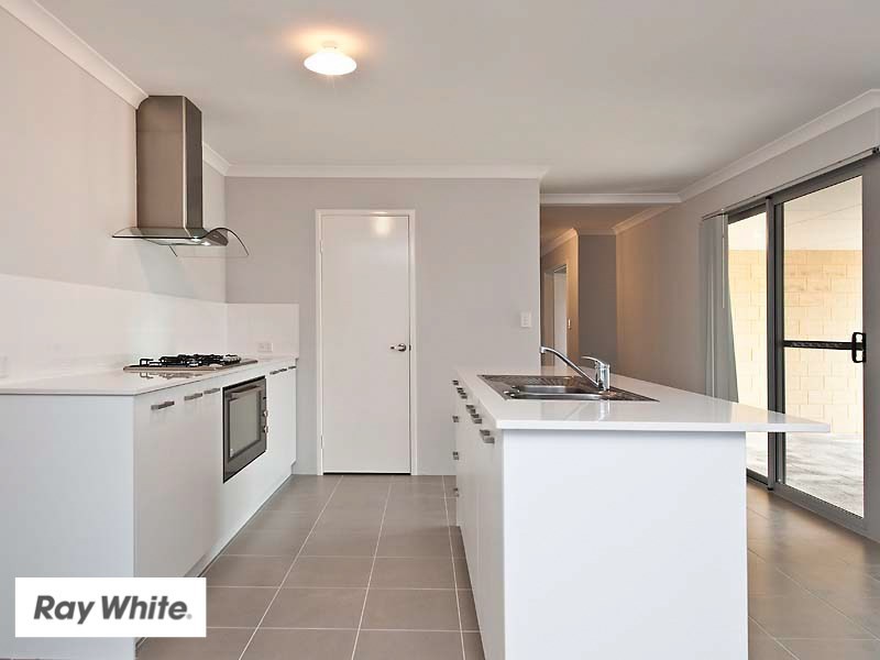 5 Grassdale Parkway, Ellenbrook WA 6069