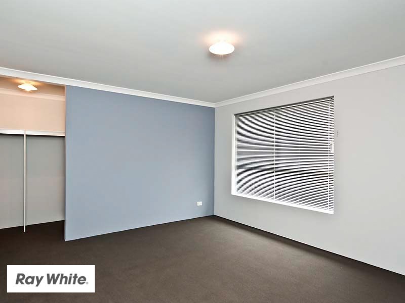 5 Grassdale Parkway, Ellenbrook WA 6069