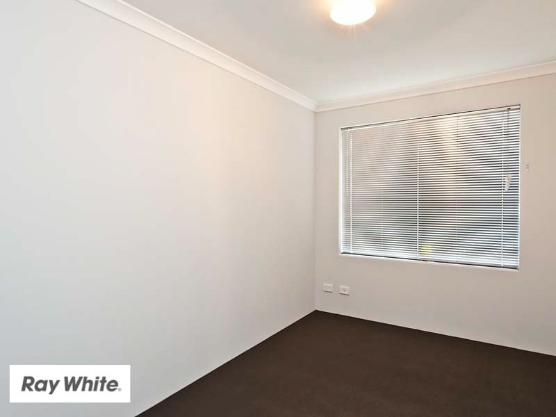 5 Grassdale Parkway, Ellenbrook WA 6069