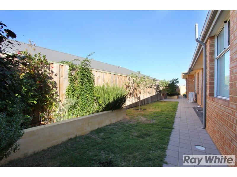 24 Greenslade Crescent, Ellenbrook WA 6069