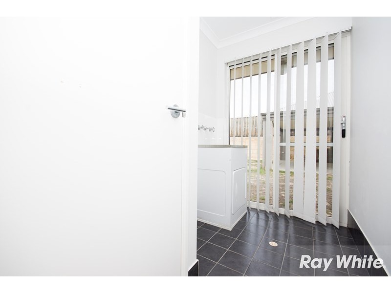 4 Rennex Ramble, Ellenbrook WA 6069