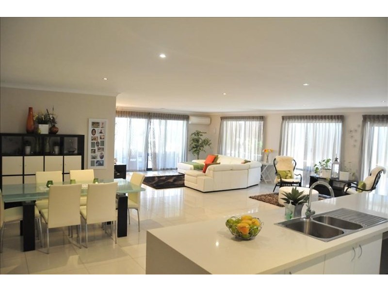 381 Millhouse Road, Aveley WA 6069