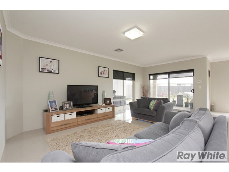 9 Aleaha Brace, Aveley WA 6069