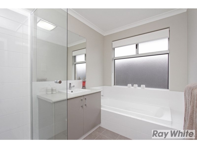 9 Aleaha Brace, Aveley WA 6069