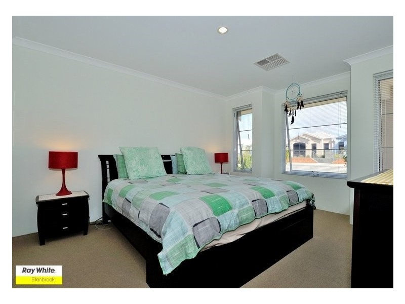 18 Pinneroo Terrace, Ellenbrook WA 6069