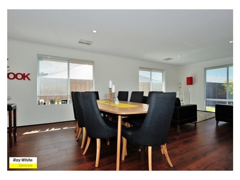 18 Pinneroo Terrace, Ellenbrook WA 6069