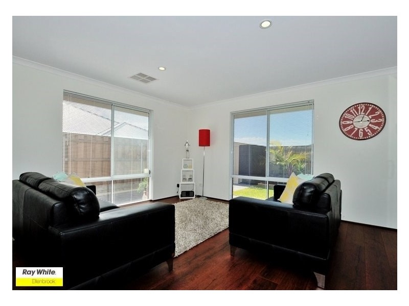 18 Pinneroo Terrace, Ellenbrook WA 6069