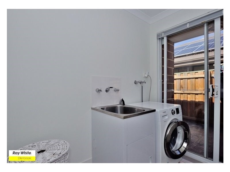 18 Pinneroo Terrace, Ellenbrook WA 6069