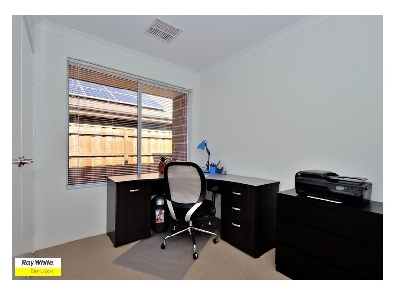 18 Pinneroo Terrace, Ellenbrook WA 6069