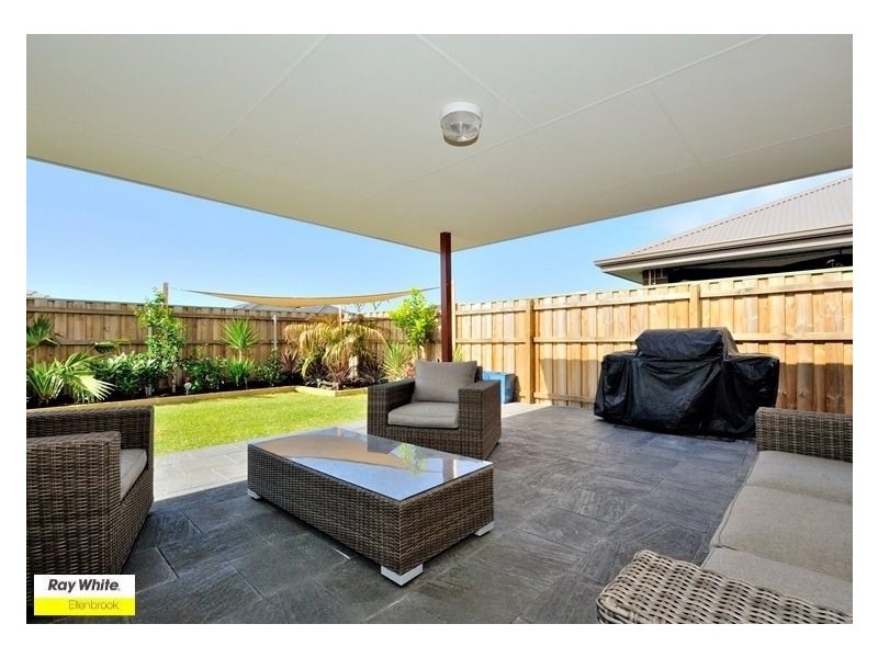 18 Pinneroo Terrace, Ellenbrook WA 6069