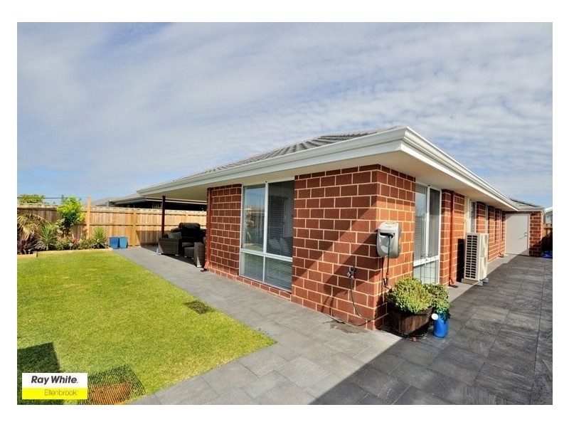 18 Pinneroo Terrace, Ellenbrook WA 6069